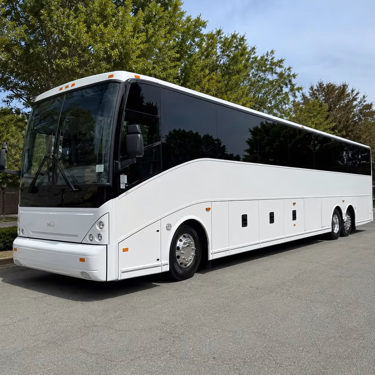 charterbusrentalcantonmi com lets you compare flint and willow run airport transfers too
