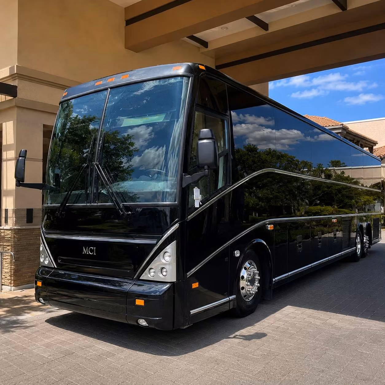 construction crew and worksite shuttle services in the canton area
