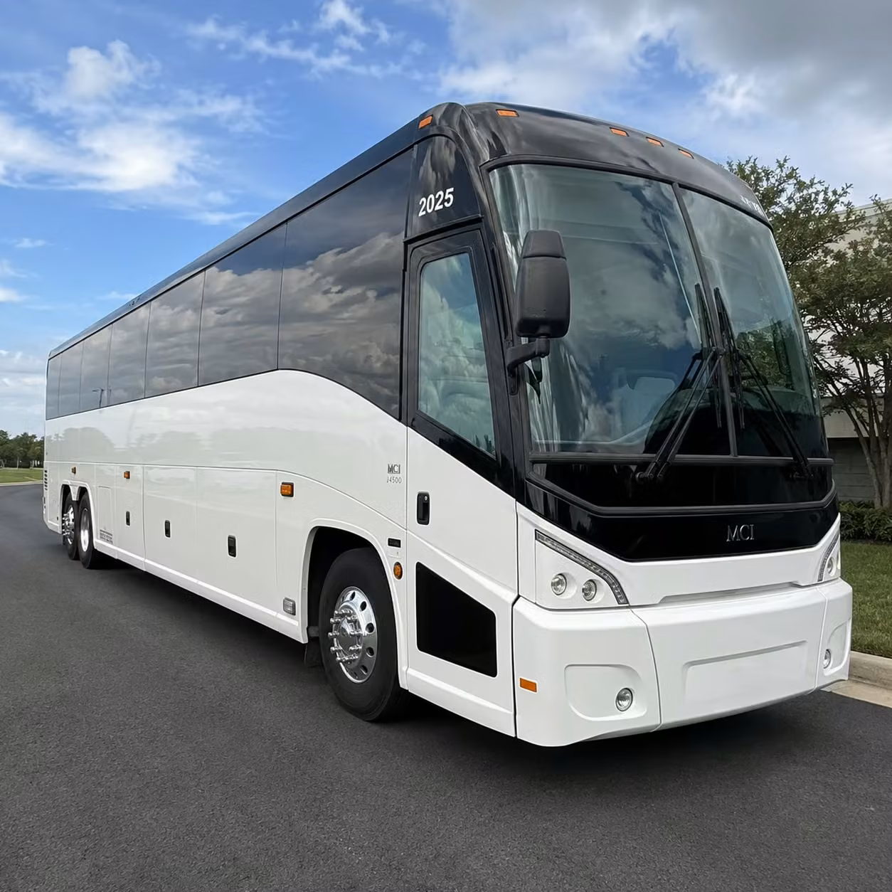 meadow brook amphitheatre bus rentals from canton